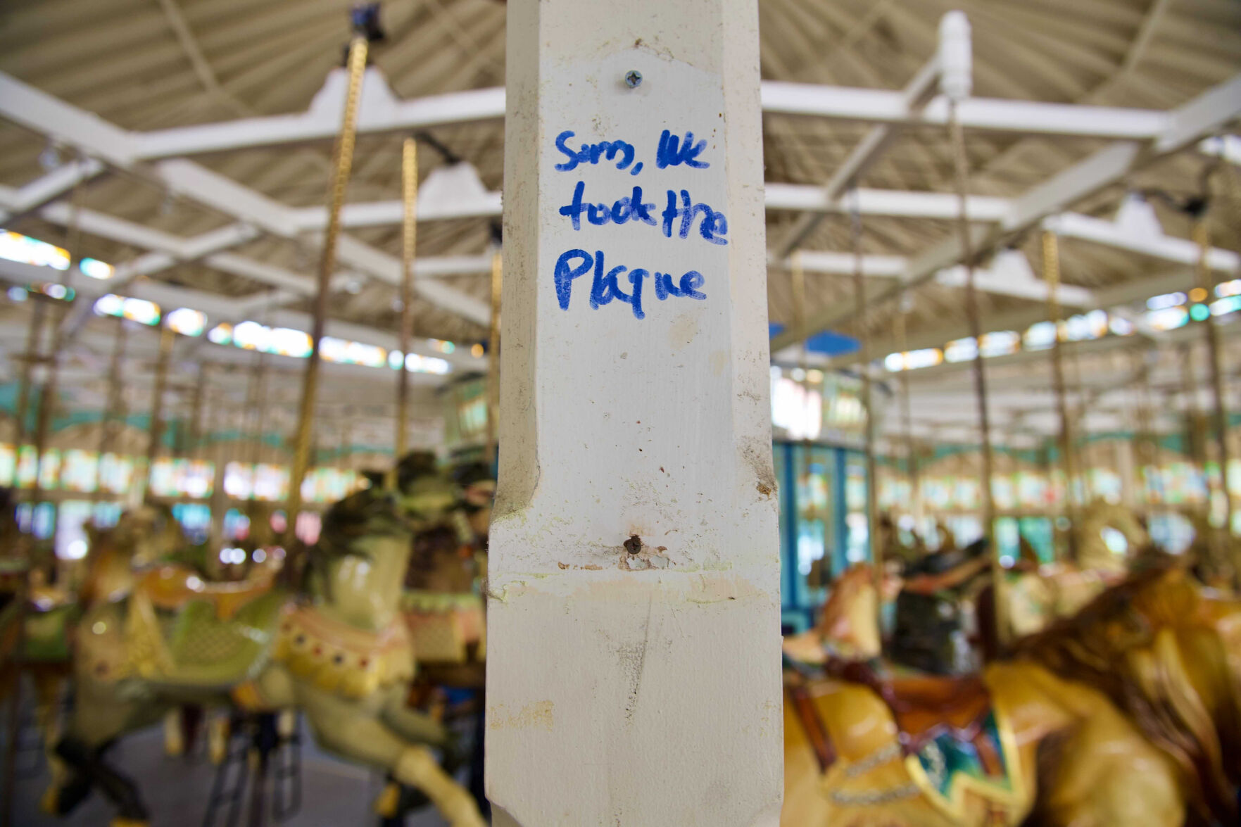 NO.vandalism.100720.0003.jpg